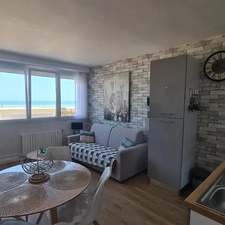 Appartement Du Bord De 9 En Bord De Avec Vraie Vue *