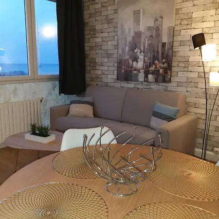 Du Bord De 9 En Bord De Avec Vraie Vue Appartement